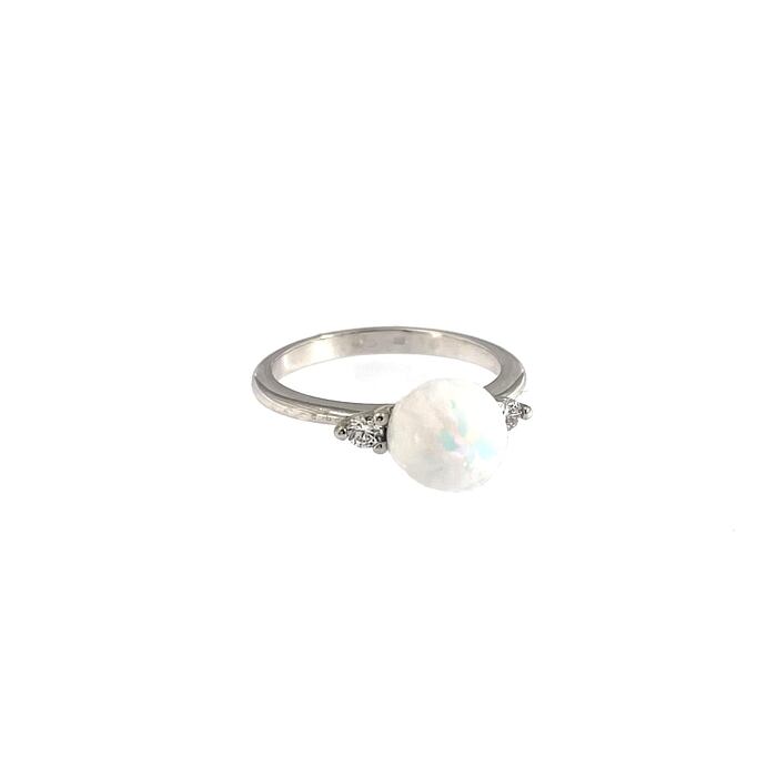 Stříbrný prsten s bílou opálovou kuličkou 8mm